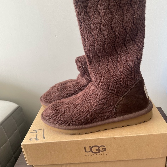 UGG Kids Classic Cardi Cabled Knit Boots - Y3 - Picture 5 of 6